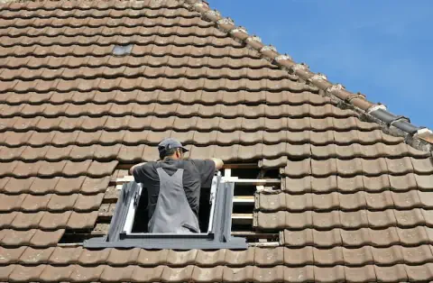 Pose de velux - Saint-Bauzille-de-Montmel